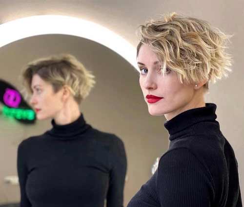 Coupe de cheveux courte Undercut sans frange
