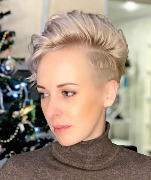 Coupe de cheveux courte Anderkat pour femme sans frange