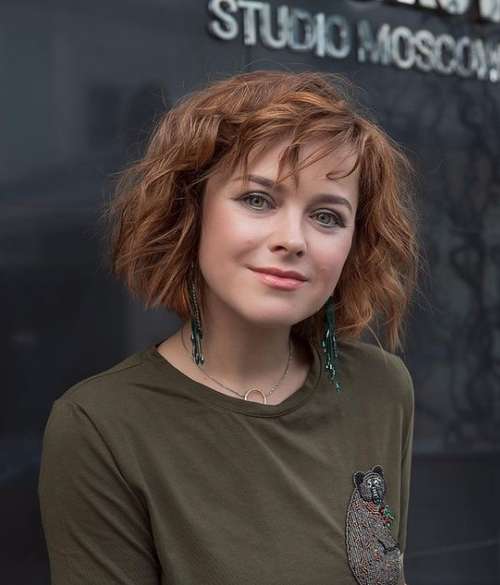 Bob le classique sur les cheveux bouclés