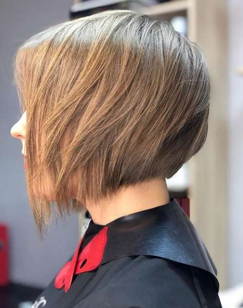 Bob Kare avec une frange 2021: photos de coupes de cheveux à la mode, tendances