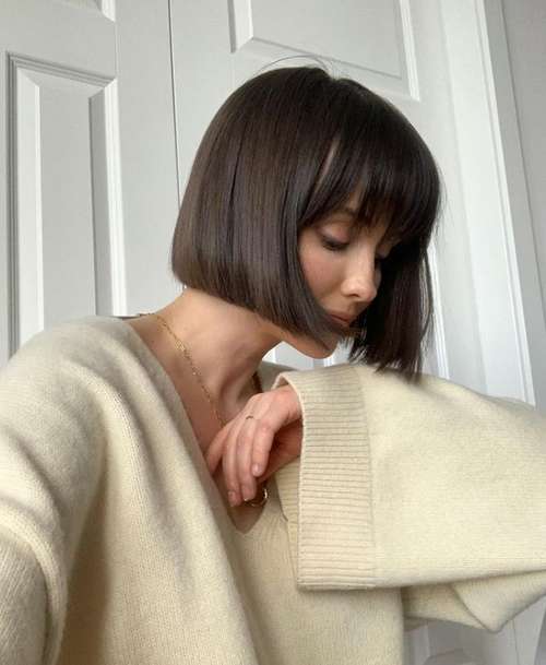 Bob Kare avec une frange 2021: photos de coupes de cheveux à la mode, tendances