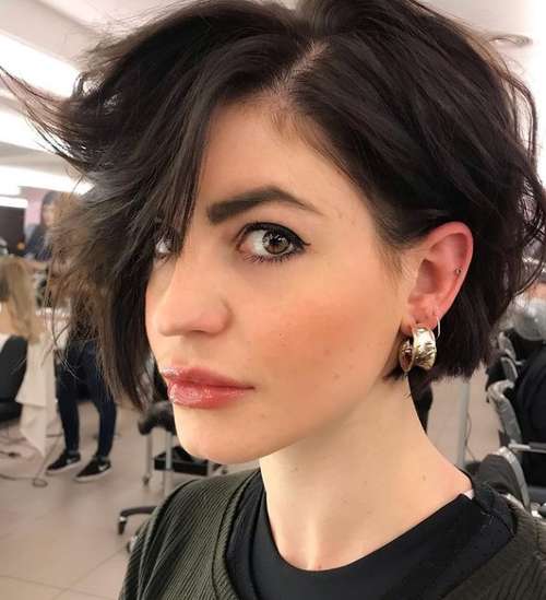 Bob Kare avec une frange 2021: photos de coupes de cheveux à la mode, tendances