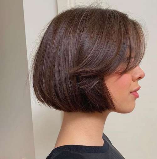 Bob Kare avec une frange 2021: photos de coupes de cheveux à la mode, tendances