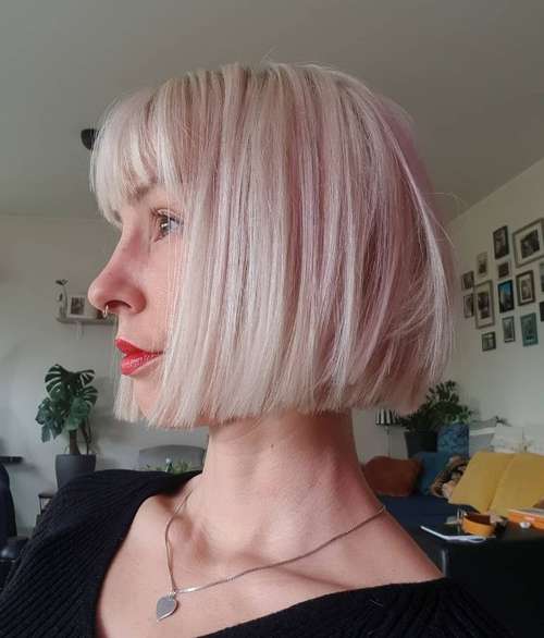 Bob Kare avec une frange 2021: photos de coupes de cheveux à la mode, tendances