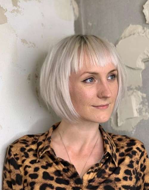 Bob Kare avec une frange 2021: photos de coupes de cheveux à la mode, tendances