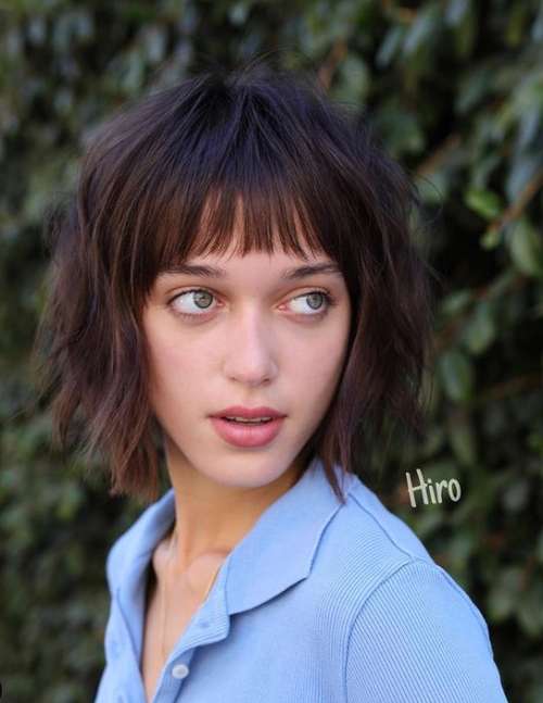 Bob Kare avec une frange 2021: photos de coupes de cheveux à la mode, tendances