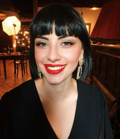 Bob Kare avec une frange 2021: photos de coupes de cheveux à la mode, tendances