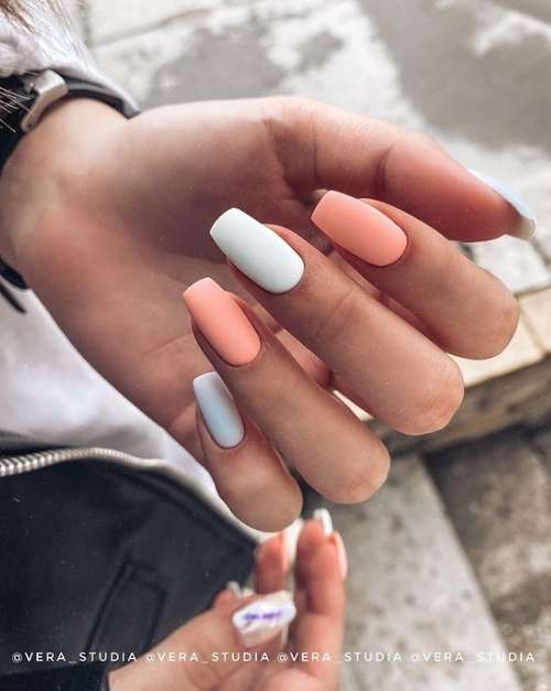 Manucure bicolore: photo, combinaison de deux couleurs dans la conception des ongles