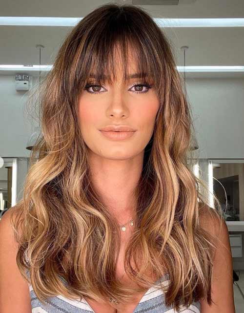 Coupe de cheveux avec une frange