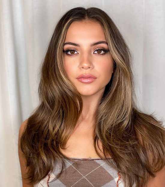 Coupes de cheveux longues après 50 ans