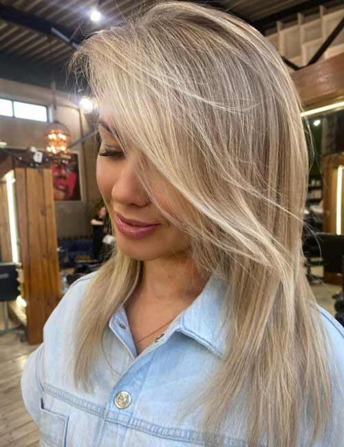 Coupe de cheveux longue asymétrique