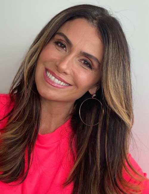 Coupes de cheveux pour cheveux longs après 50 ans