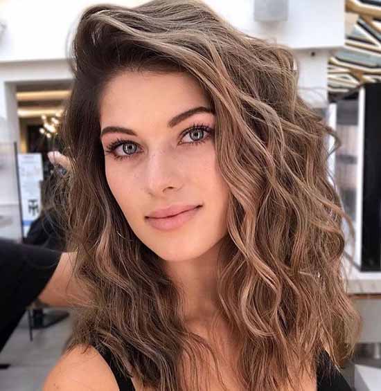 Coupes de cheveux femme pour cheveux longs 2021: photos, tendances