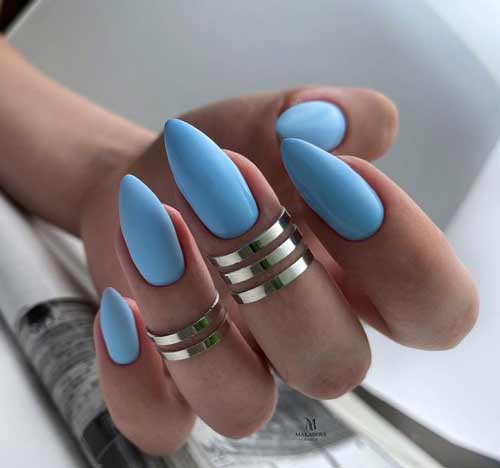 Manucure bleue ongles pointus