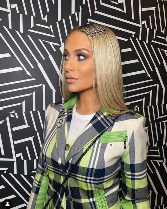 Style élégant et cheveux longs