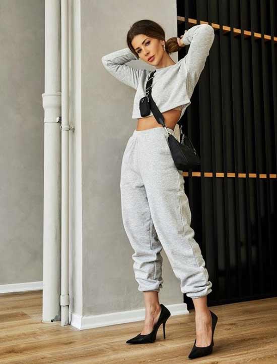Pantalon de jogging avec talons aiguilles