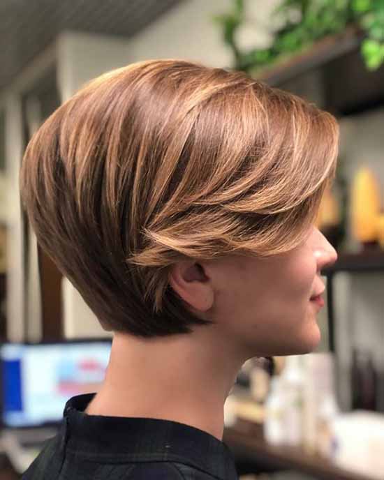 Une coupe de cheveux "Moscovite": photo pour cheveux courts et moyens