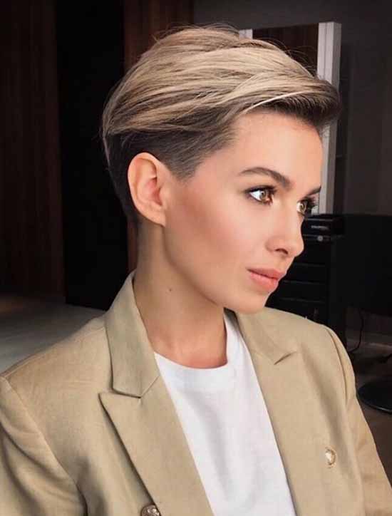Une coupe de cheveux "Moscovite": photo pour cheveux courts et moyens