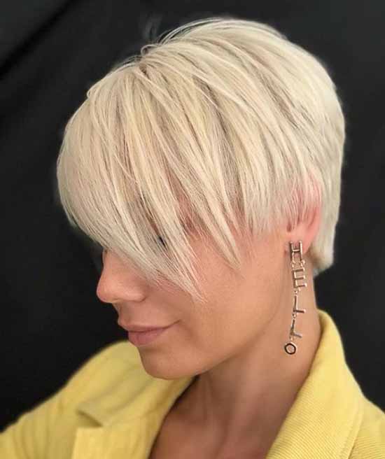 Une coupe de cheveux "Moscovite": photo pour cheveux courts et moyens