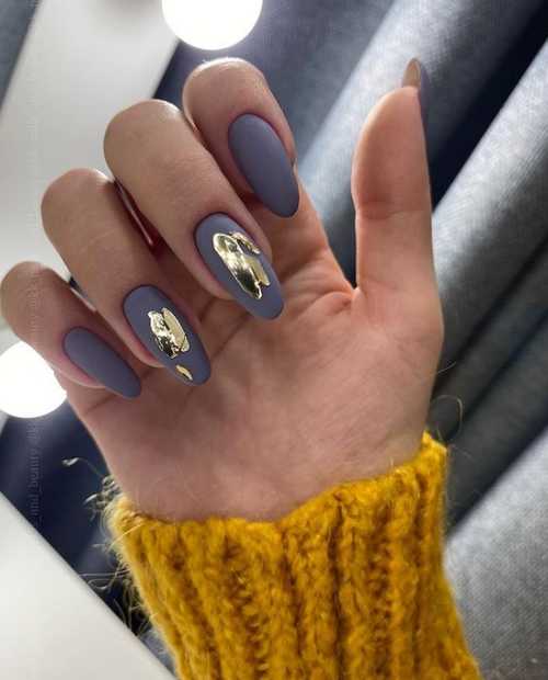 Gris avec du papier d'aluminium