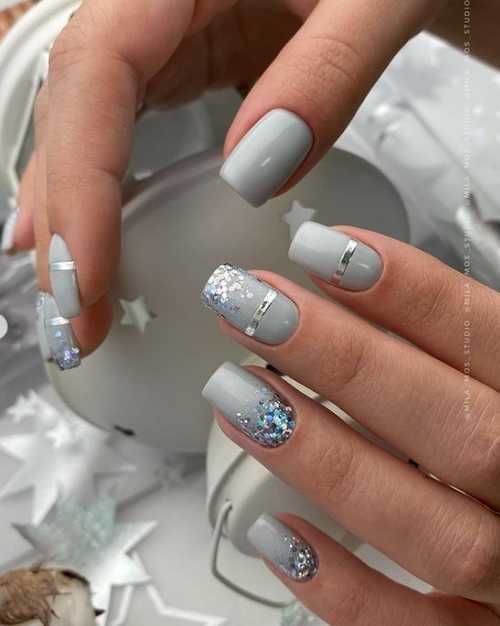 Ongles scintillants gris
