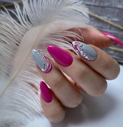 Manucure grise + fuchsia