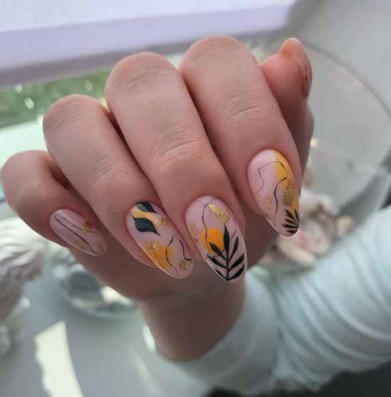 Manucure nue avec du papier d'aluminium 2021: photos, actualités