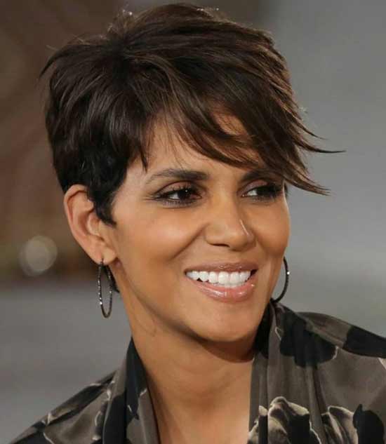 Pixie avec une frange prolongée