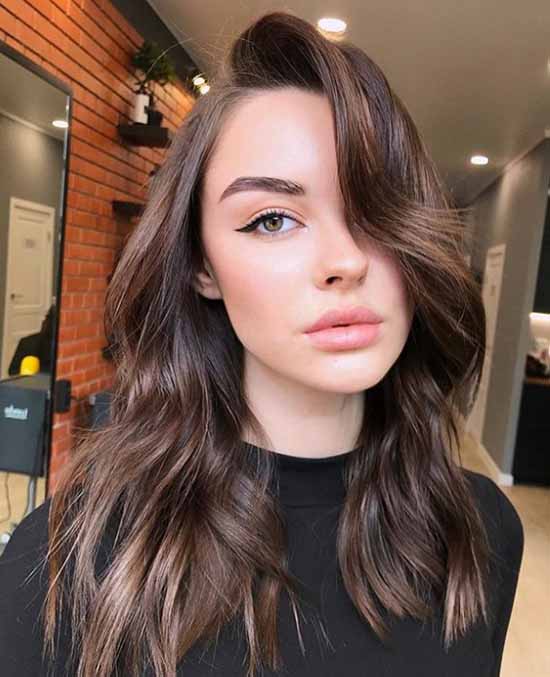 Longue frange 2021: quelles coupes de cheveux porter une longue frange, photo