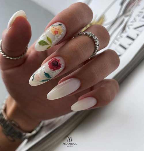 Conception d'été de longs ongles avec des fleurs