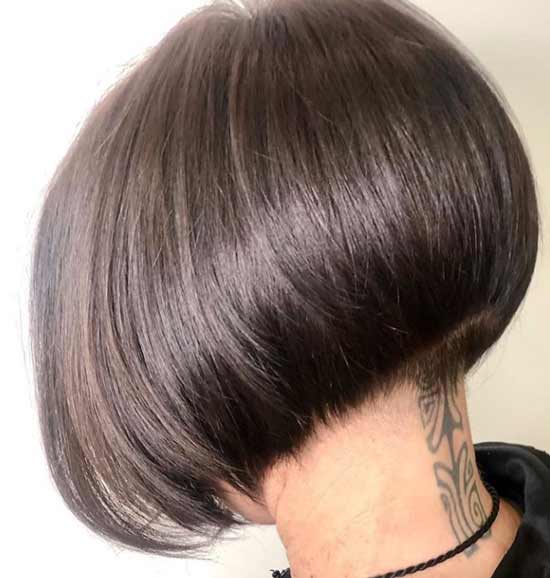 Coupe de cheveux courte vue arrière