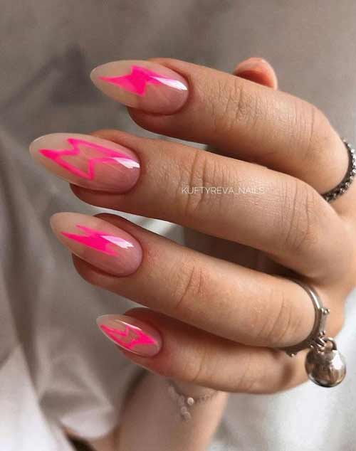 Manucure avec un design transparent