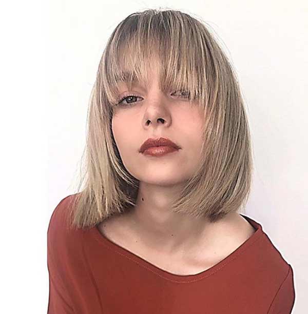 Bangs avec une extension aux tempes