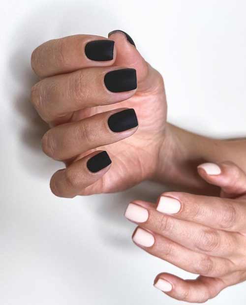 Manucure noire d'un côté, blanche de l'autre