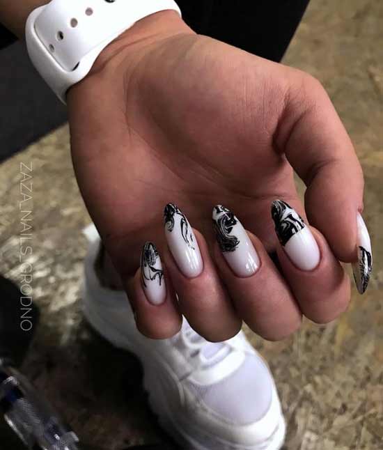 Ongles à imprimé végétal noir et blanc