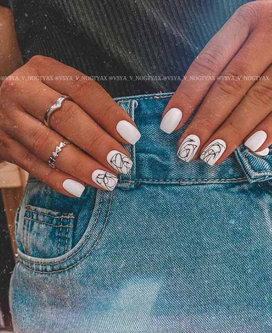 Blanc avec manucure noire