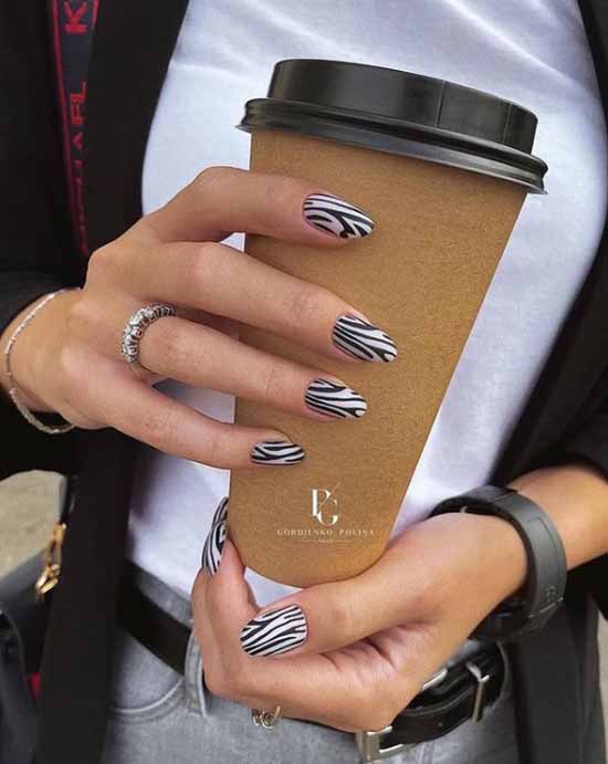 Manucure noir et blanc 2021: photo, top design des ongles