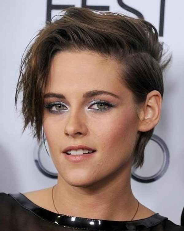 Coupe de cheveux courte asymétrique