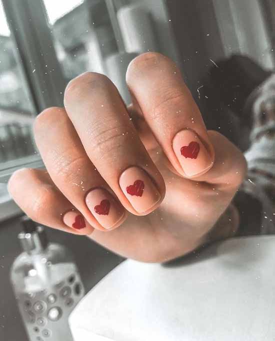 Manucure avec un cœur pour la Saint Valentin: photo 2021, design