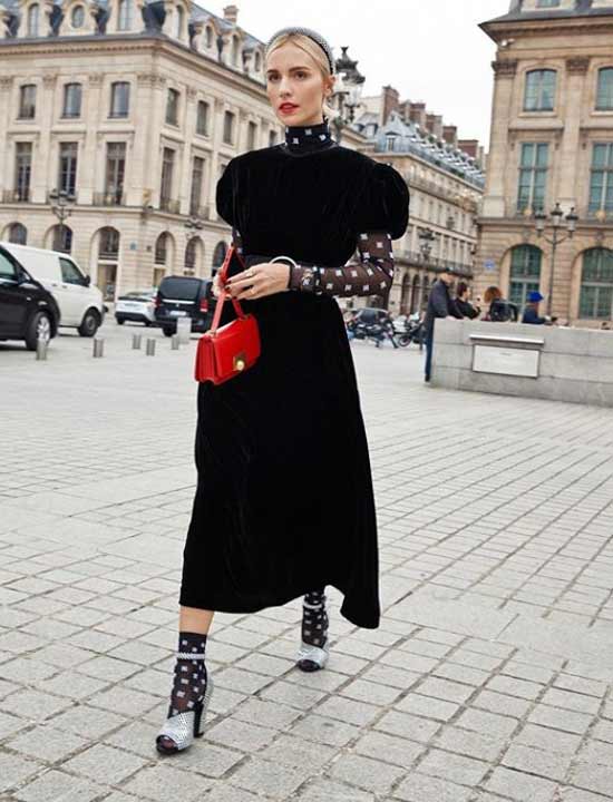 Robe noire en velours avec lampe de poche manches courtes