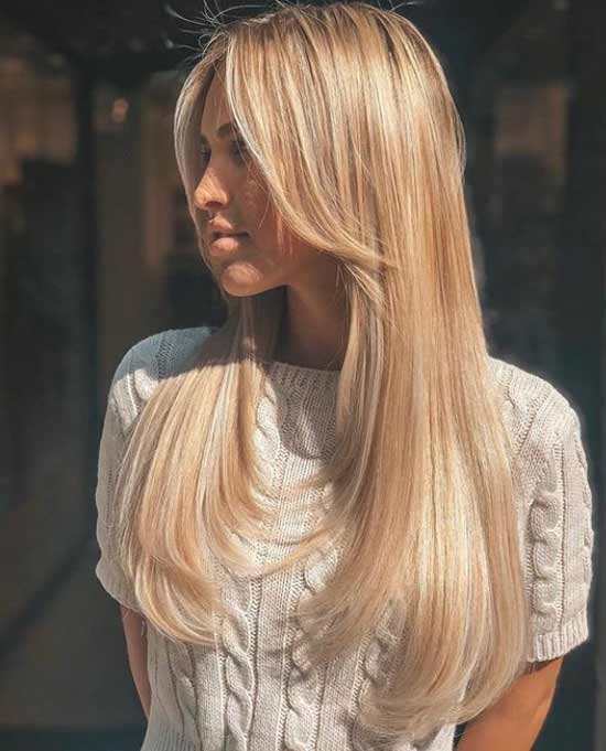 Cheveux longs de coiffage naturel