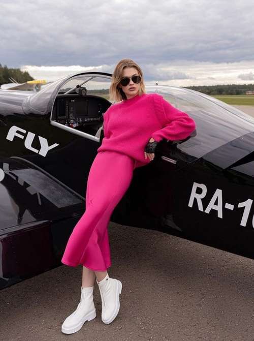 Jupe midi 2021: que porter, modèles à la mode sur la photo