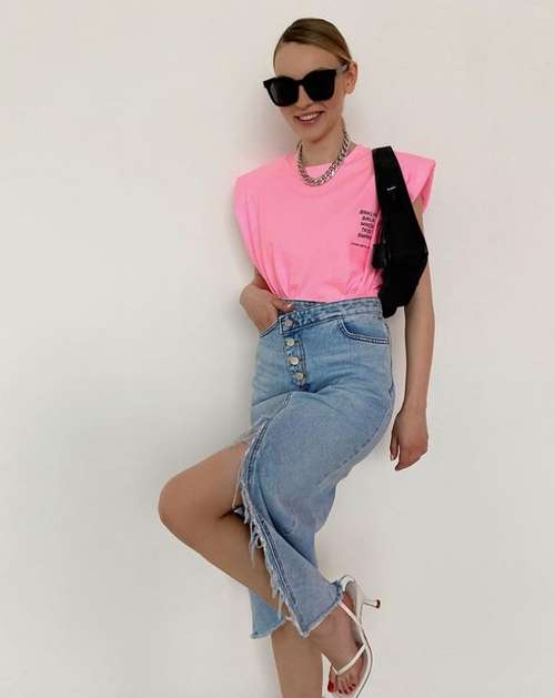 Jupe midi 2021: que porter, modèles à la mode sur la photo