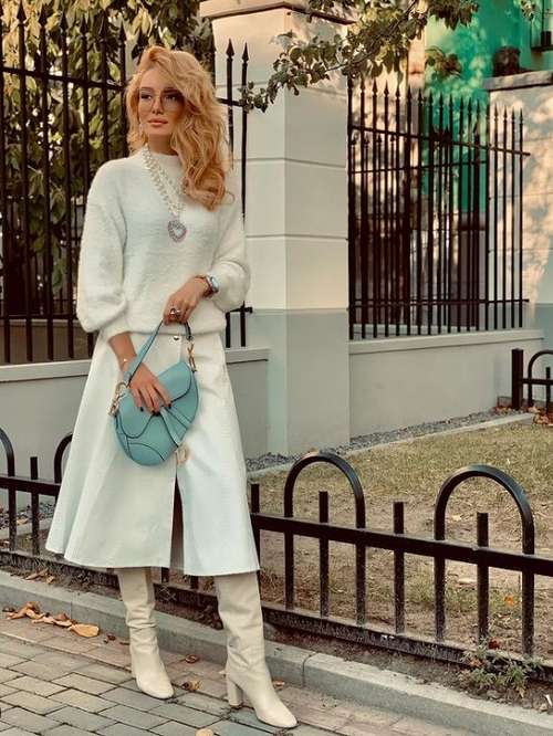 Jupe midi 2021: que porter, modèles à la mode sur la photo