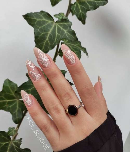 Manucure papillon 2021: nouvelles photos de design