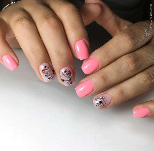 Manucure papillon 2021: nouvelles photos de design