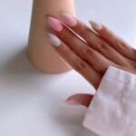 Manucure délicate pour les tendances photo des ongles courts