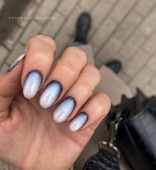 Dégradé laiteux sur les ongles: manucure tendance 2021, photo