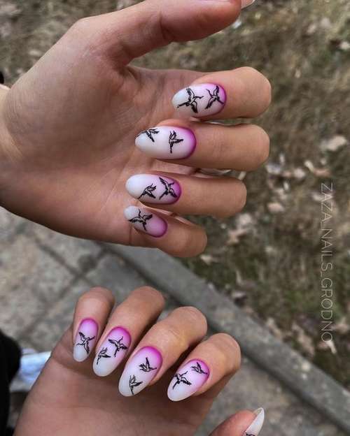 Dégradé laiteux sur les ongles: manucure tendance 2021, photo