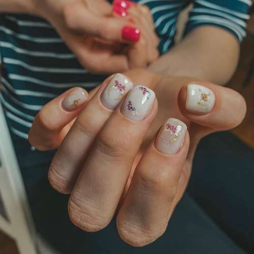 Manucure au lait pour ongles courts 2021: photo, création de mode